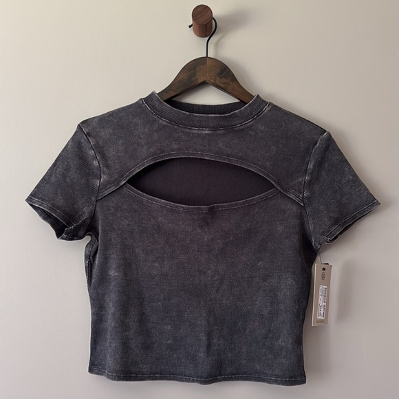 NWT ZUMIEZ NINTH HALL FUNDEMENTALS NH FUND CUDDIE BLACK WASH CUTOUT FITTED CROP - Picture 1 of 4